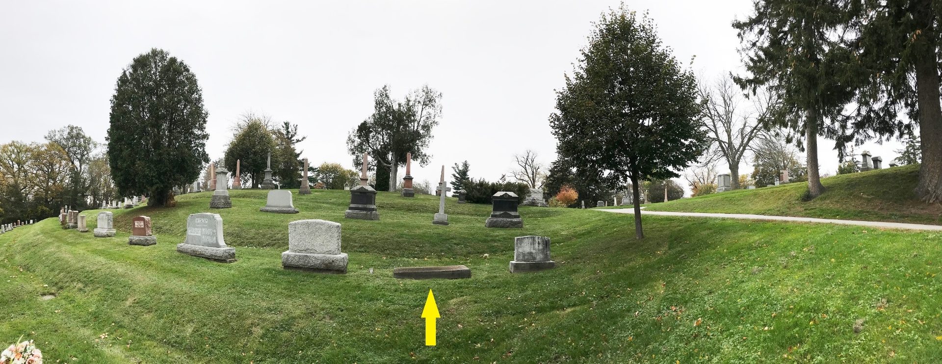 Thomas McCrae's tomb, Dundas, Ontario (by Sal Mangione) - 01.jpg